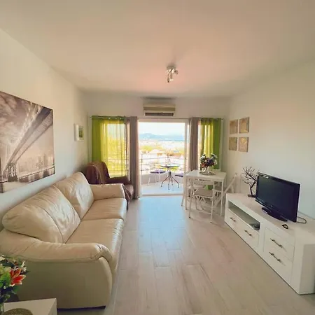 Lovely 2-bedroom In Appartamento *